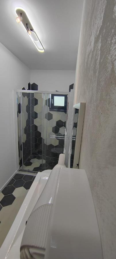Casira Guesthouse Sanmartin Bagian luar foto