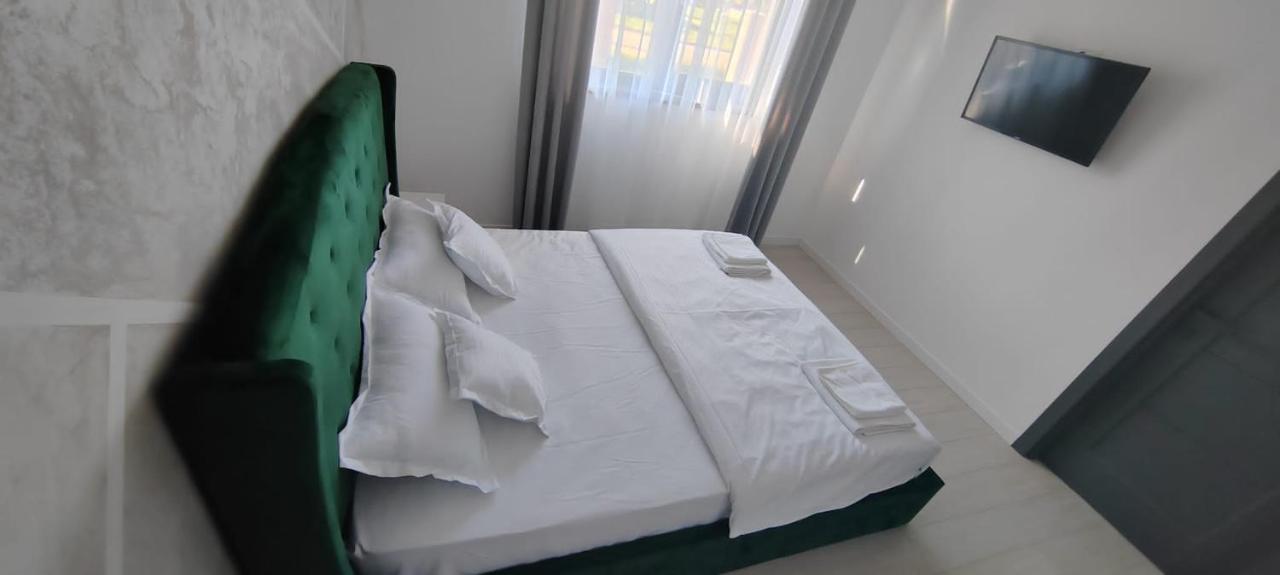 Casira Guesthouse Sanmartin Bagian luar foto