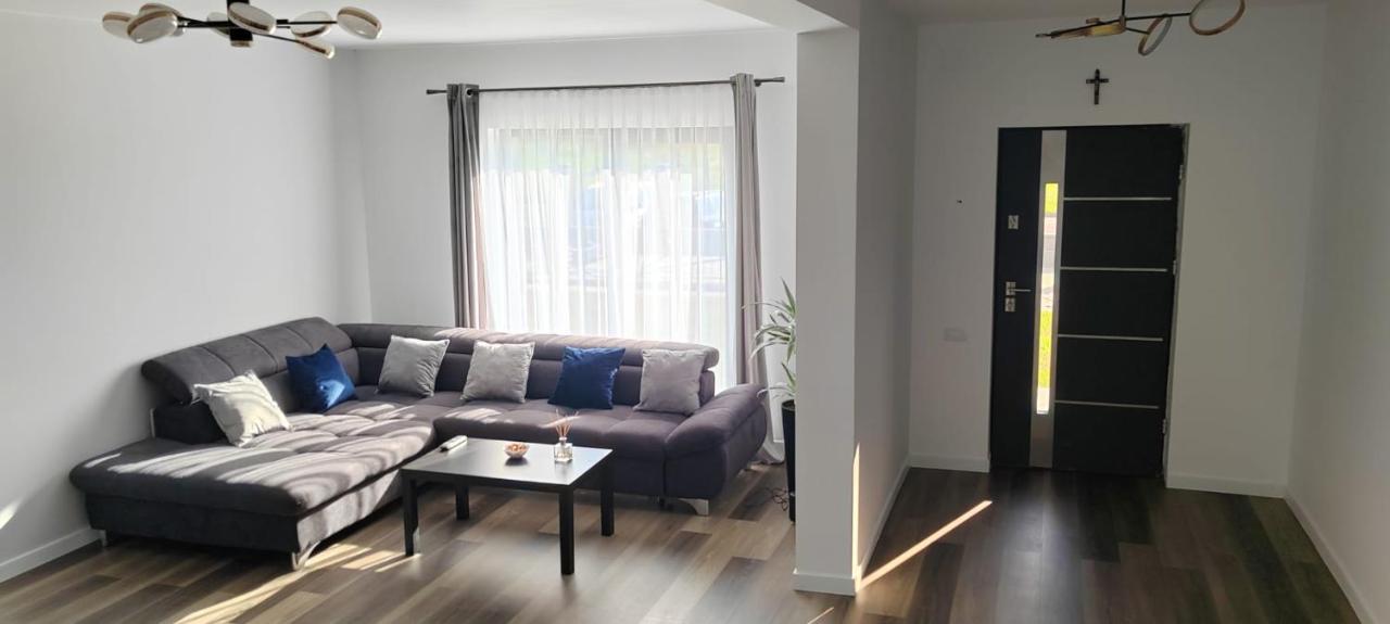Casira Guesthouse Sanmartin Bagian luar foto