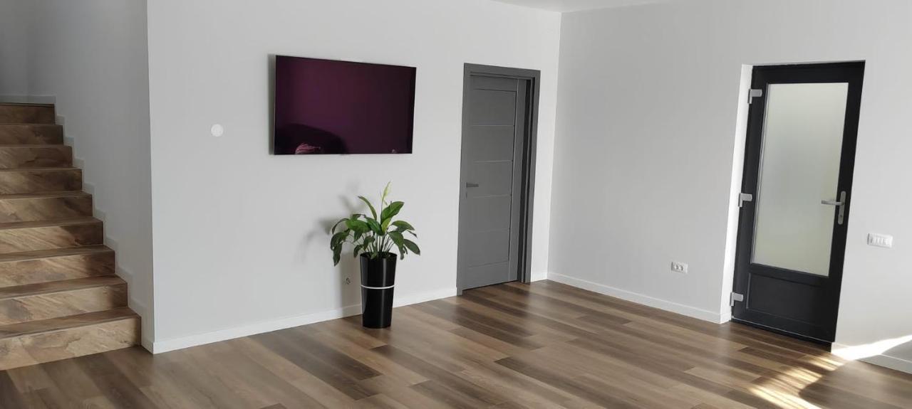 Casira Guesthouse Sanmartin Bagian luar foto