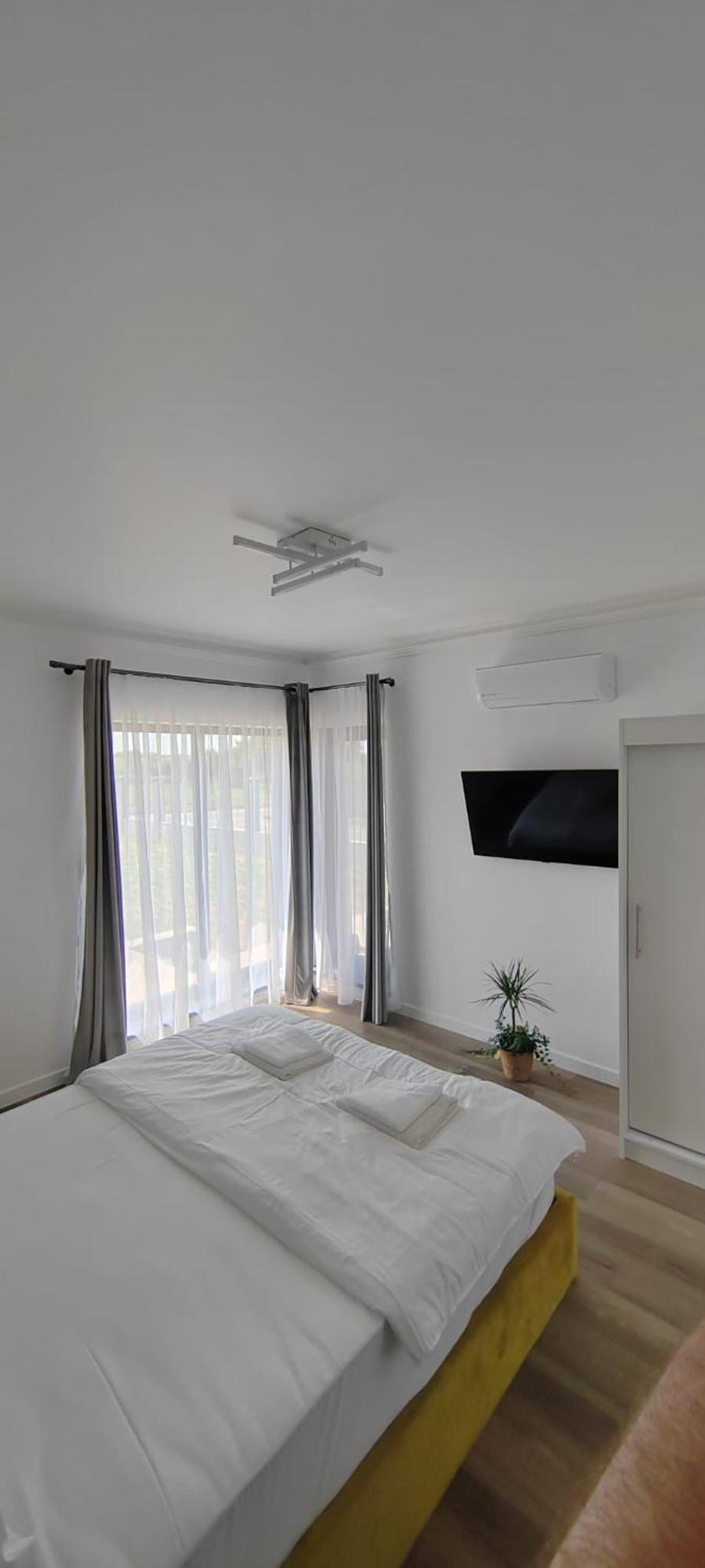 Casira Guesthouse Sanmartin Bagian luar foto
